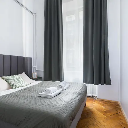 Wonderful In The Center Of Apartment *